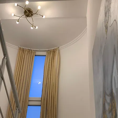 Willa Dyrrahu Golem (Tirana)