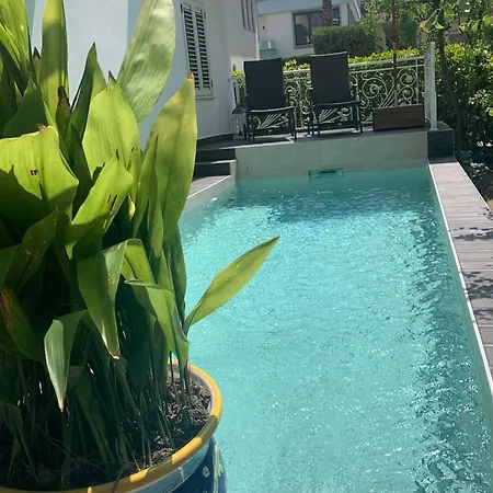 Dyrrahu With Pool & Sea Access * ゴーレム