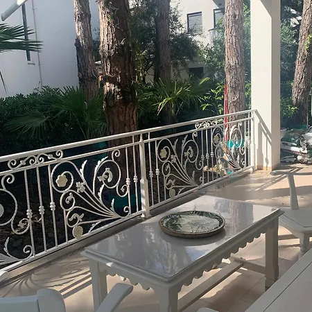 Dyrrahu With Pool & Sea Access *
