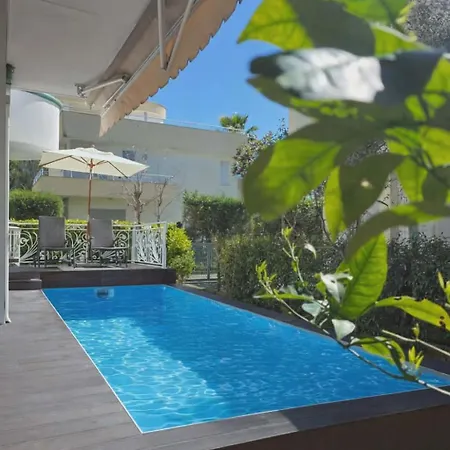 Dyrrahu With Pool & Sea Access Villa
