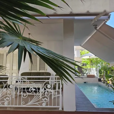 Dyrrahu With Pool & Sea Access Villa
