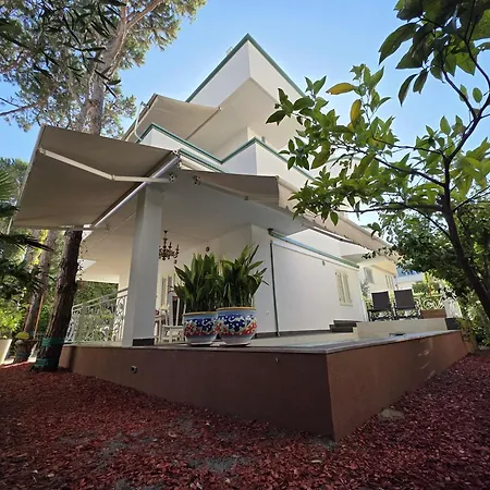 Villa Dyrrahu With Pool & Sea Access